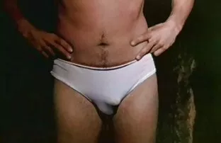 XXX Min granne knullade mig i gratis gruppsexfilm röven och jag älskar henne