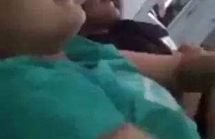XXX Massage för en tjej med en svensk porrfilm 2019 bebis