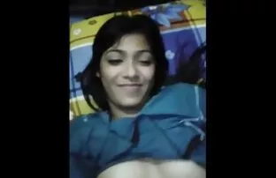 XXX Flicka Munkavle knuten till medvetslöshet på grund porrfilm mobil av tillströmningen av orgasm