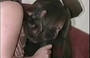 XXX Den blonda med vackra röv i badrummet förbereder sig för ett gratis porrfilm lesbisk datum