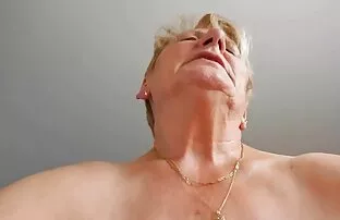 XXX Dubbel penetration för Blond bondage porrfilm erfarna