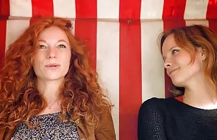 XXX Pojkar sexfilm lesbisk som älskar varandra