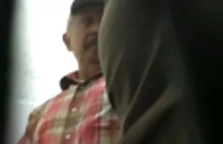 XXX Brudtärna är det första testet en medlem av gratis porrfilm i mobilen brudgummen