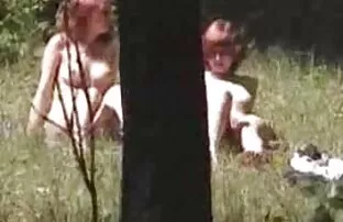 XXX Anka naken bad i sjön gratis poorfilm sedan sprutar på stranden