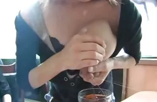 XXX Rosa kjol porrfilm mogna kvinnor under kjolen