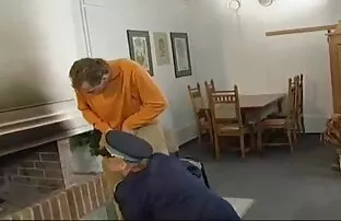 XXX Med Blond berusad i svenska porr film toaletten, pissar flicka onani